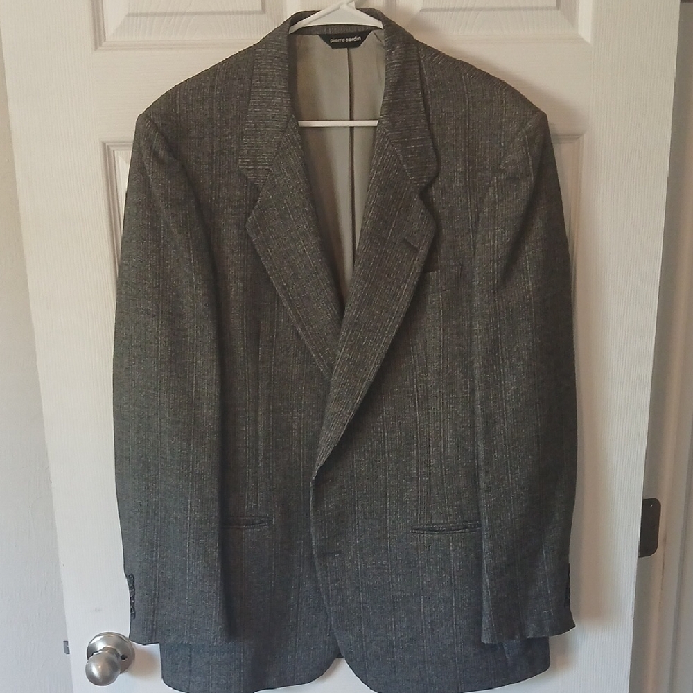 Pierre Cardin Men's Gray Pinstripe Blazer. 💯 WOOL